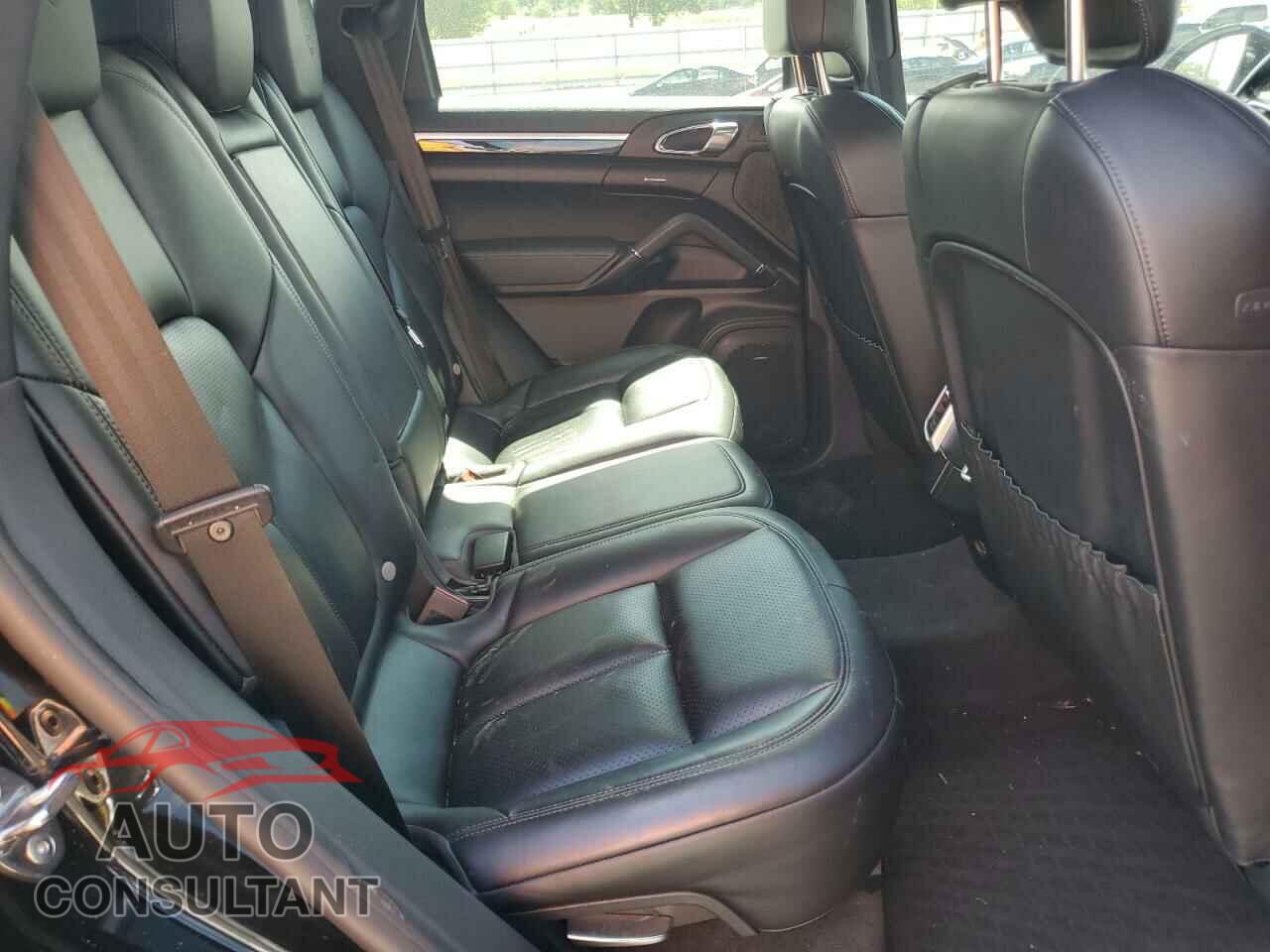 PORSCHE CAYENNE 2017 - WP1AA2A23HKA85556