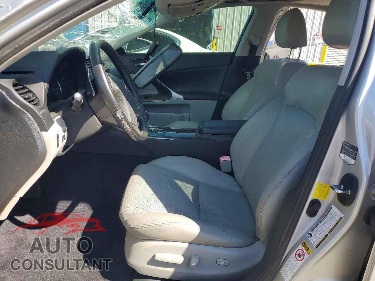 LEXUS IS 2012 - JTHBF5C24C5157554