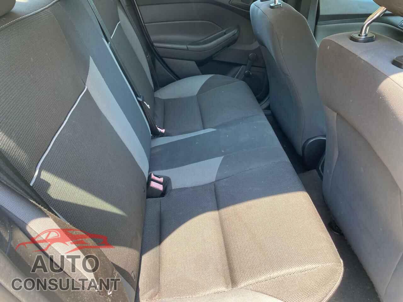 FORD FOCUS 2014 - 1FADP3E23EL323253