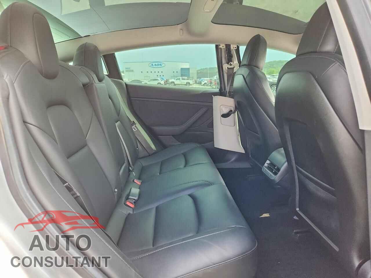 TESLA MODEL 3 2018 - 5YJ3E1EA0JF020175