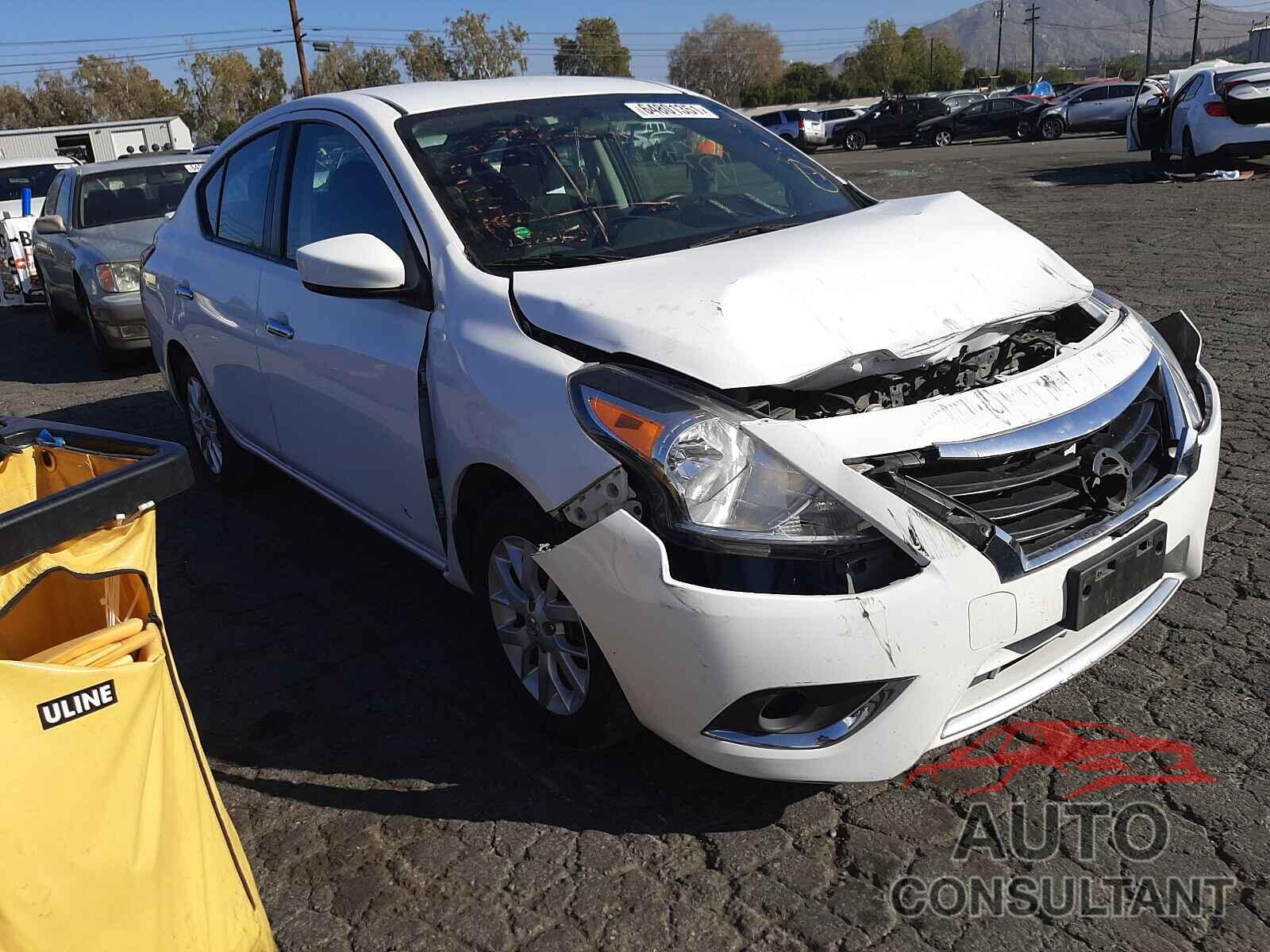 NISSAN VERSA 2018 - 3N1CN7AP0JL857526