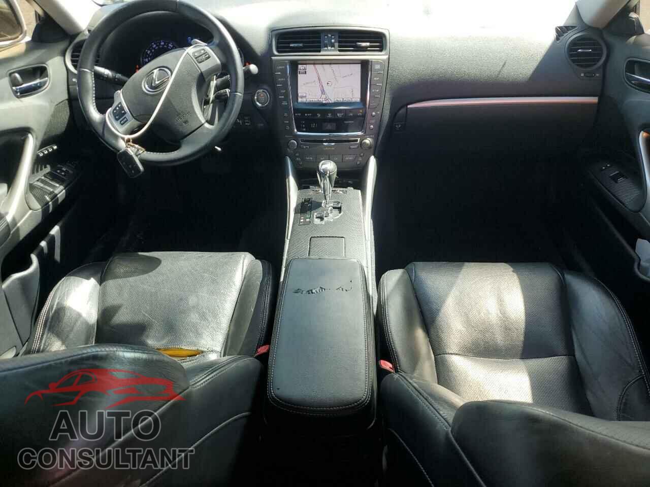 LEXUS IS 2011 - JTHCF5C20B5048799