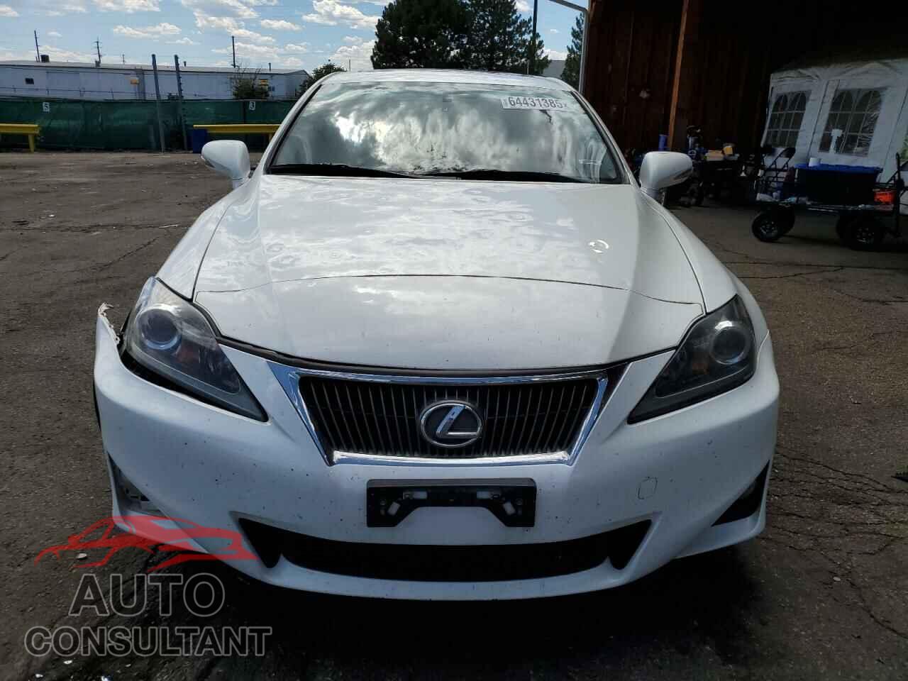 LEXUS IS 2011 - JTHCF5C20B5051458
