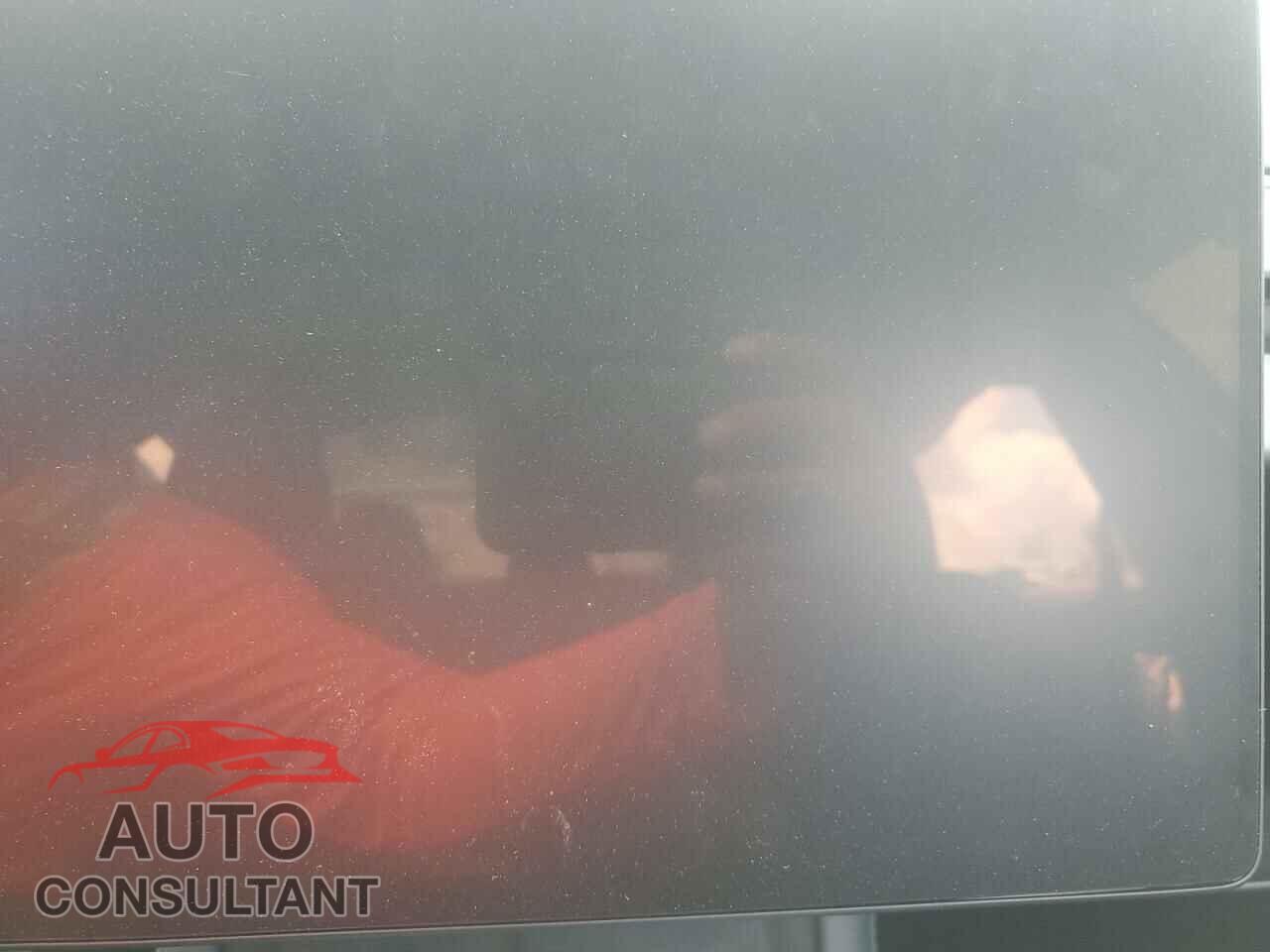 TESLA MODEL 3 2024 - 5YJ3E1EA3RF726830
