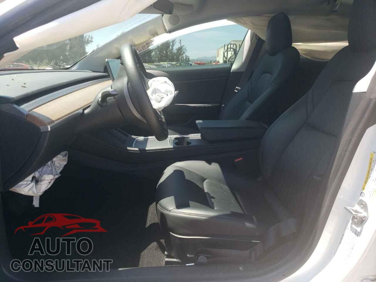 TESLA MODEL 3 2021 - 5YJ3E1EAXMF940528