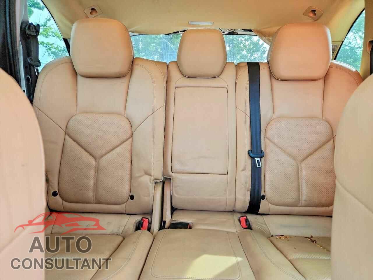 PORSCHE CAYENNE 2012 - WP1AA2A2XCLA07214