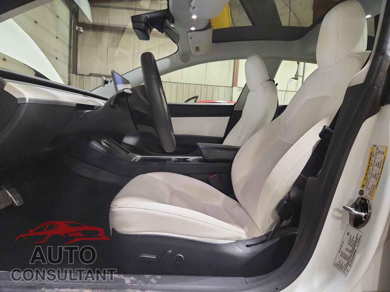 TESLA MODEL 3 2021 - 5YJ3E1EA2MF908687