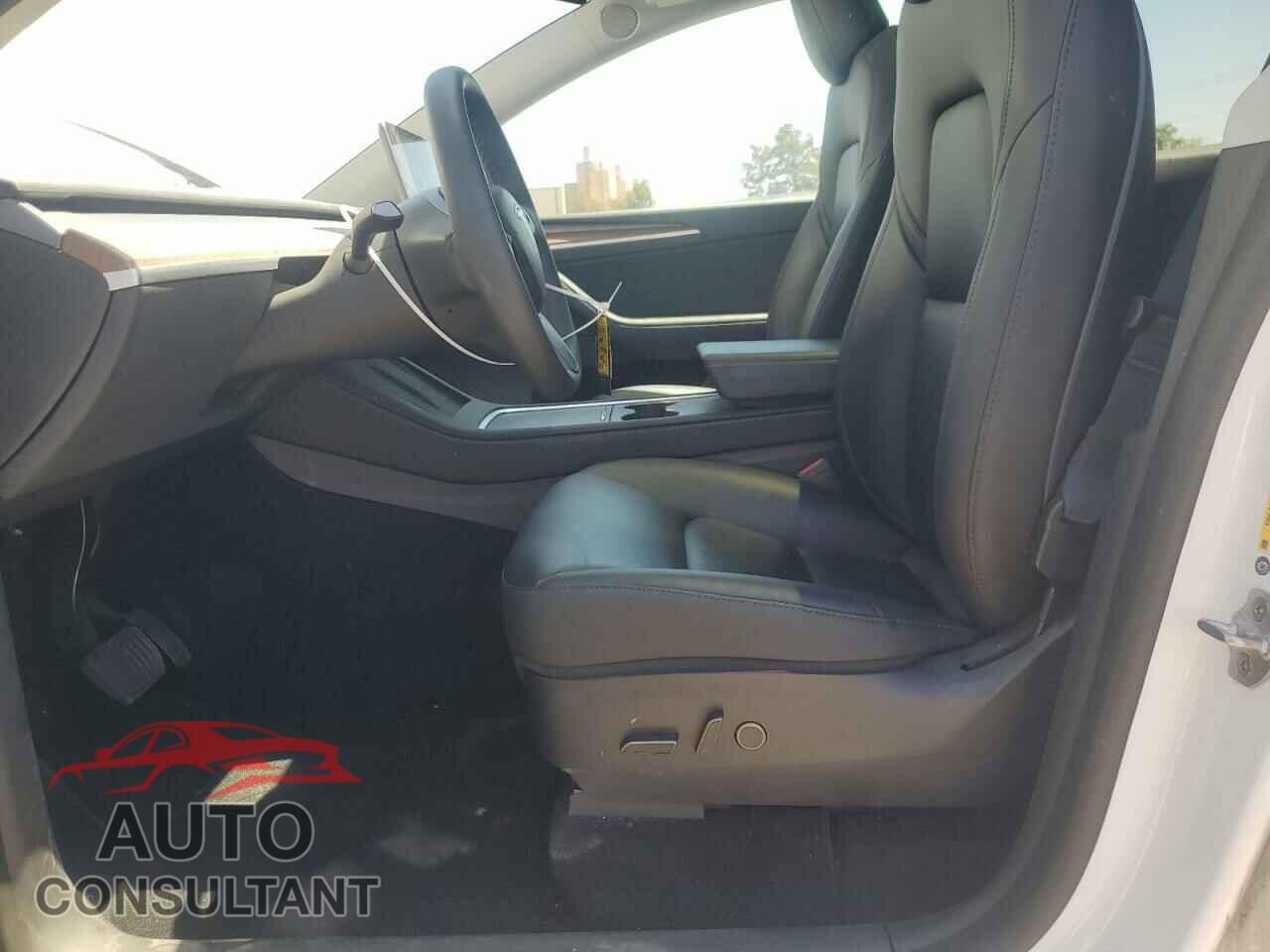 TESLA MODEL Y 2023 - 7SAYGDEE0PF669961