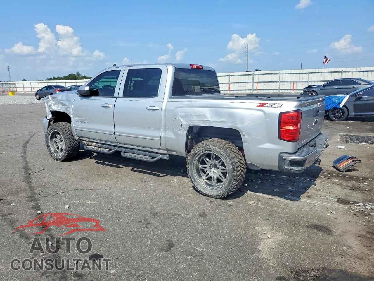 CHEVROLET SILVERADO 2018 - 3GCUKREC7JG552661