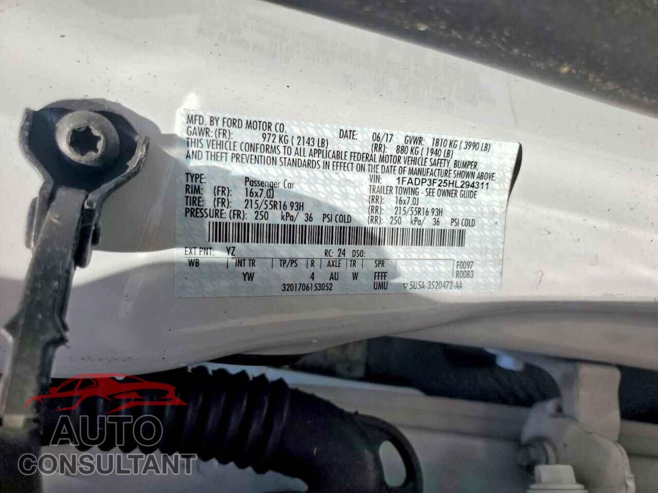 FORD FOCUS 2017 - 1FADP3F25HL294311