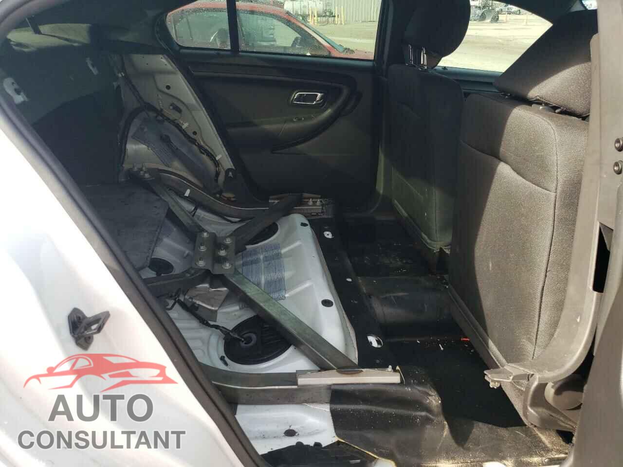 FORD TAURUS 2019 - 1FAHP2L82KG108230