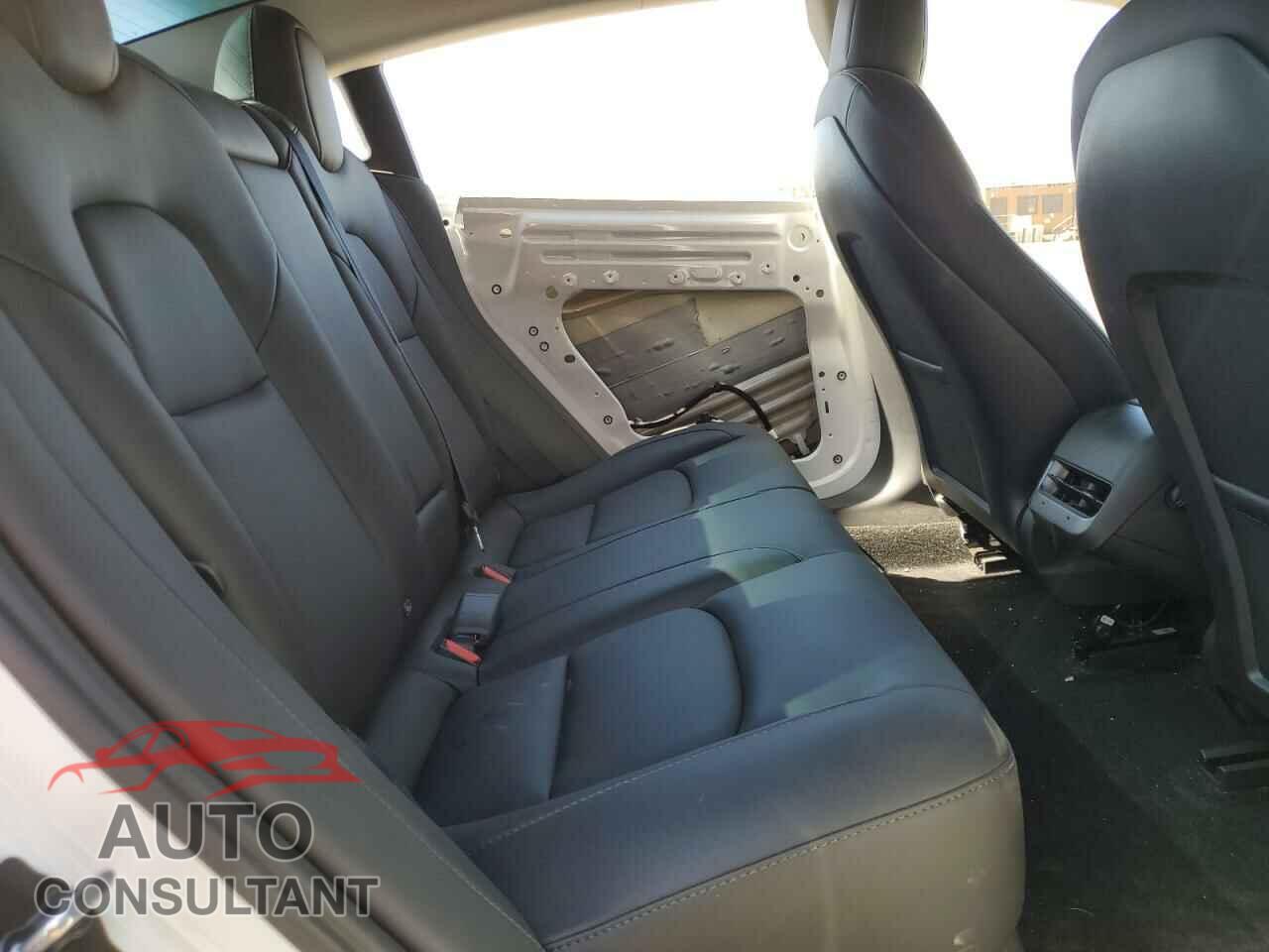 TESLA MODEL 3 2022 - 5YJ3E1EA1NF358755