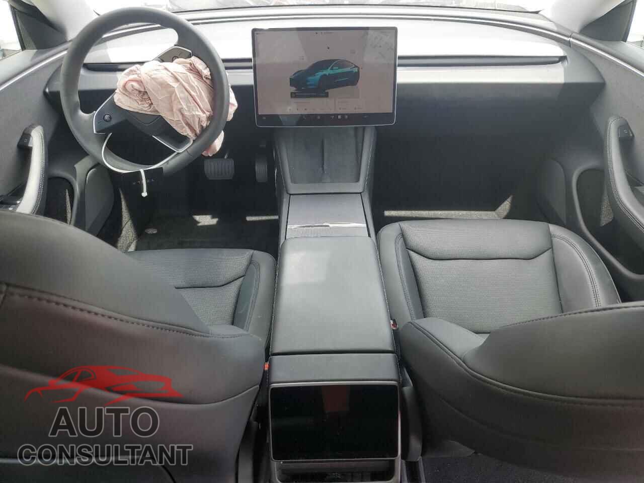 TESLA MODEL 3 2024 - 5YJ3E1EA4RF717926