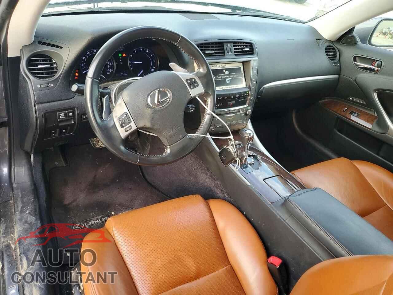 LEXUS IS 2012 - JTHFE2C29C2507880