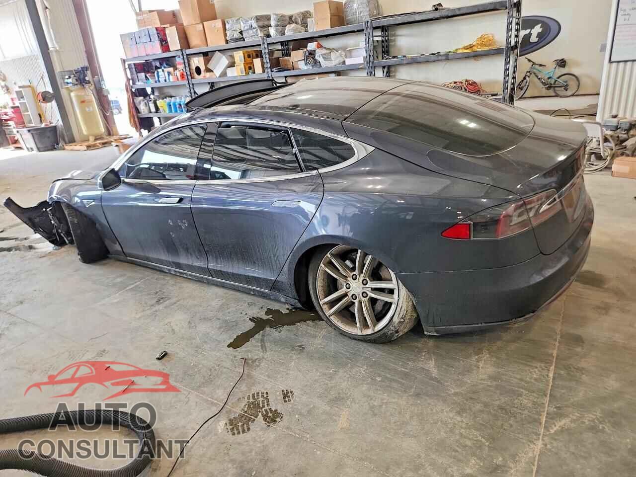 TESLA MODEL S 2015 - 5YJSA1E28FF119902