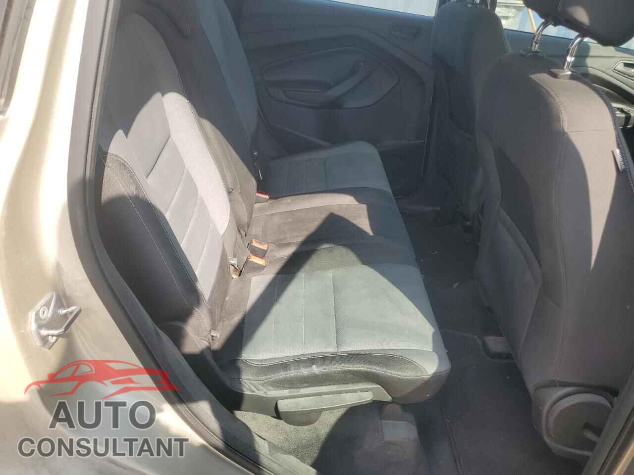 FORD ESCAPE 2017 - 1FMCU0F70HUC45287