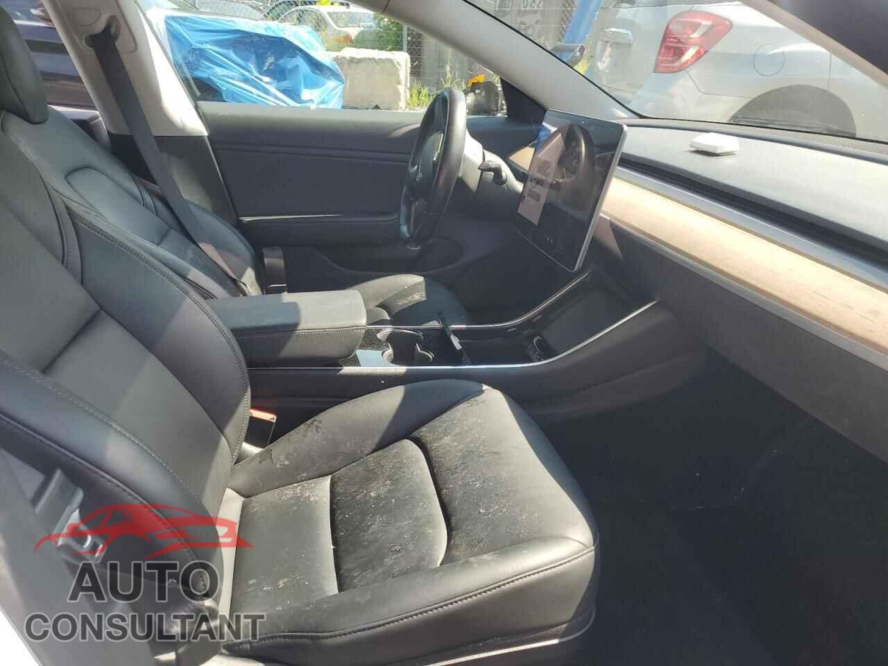 TESLA MODEL 3 2018 - 5YJ3E1EA5JF154633