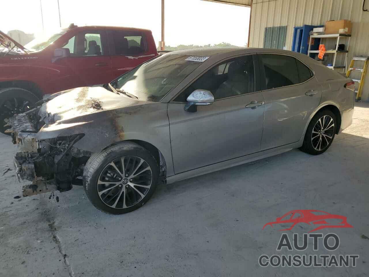 TOYOTA CAMRY 2018 - 4T1B11HK7JU157810