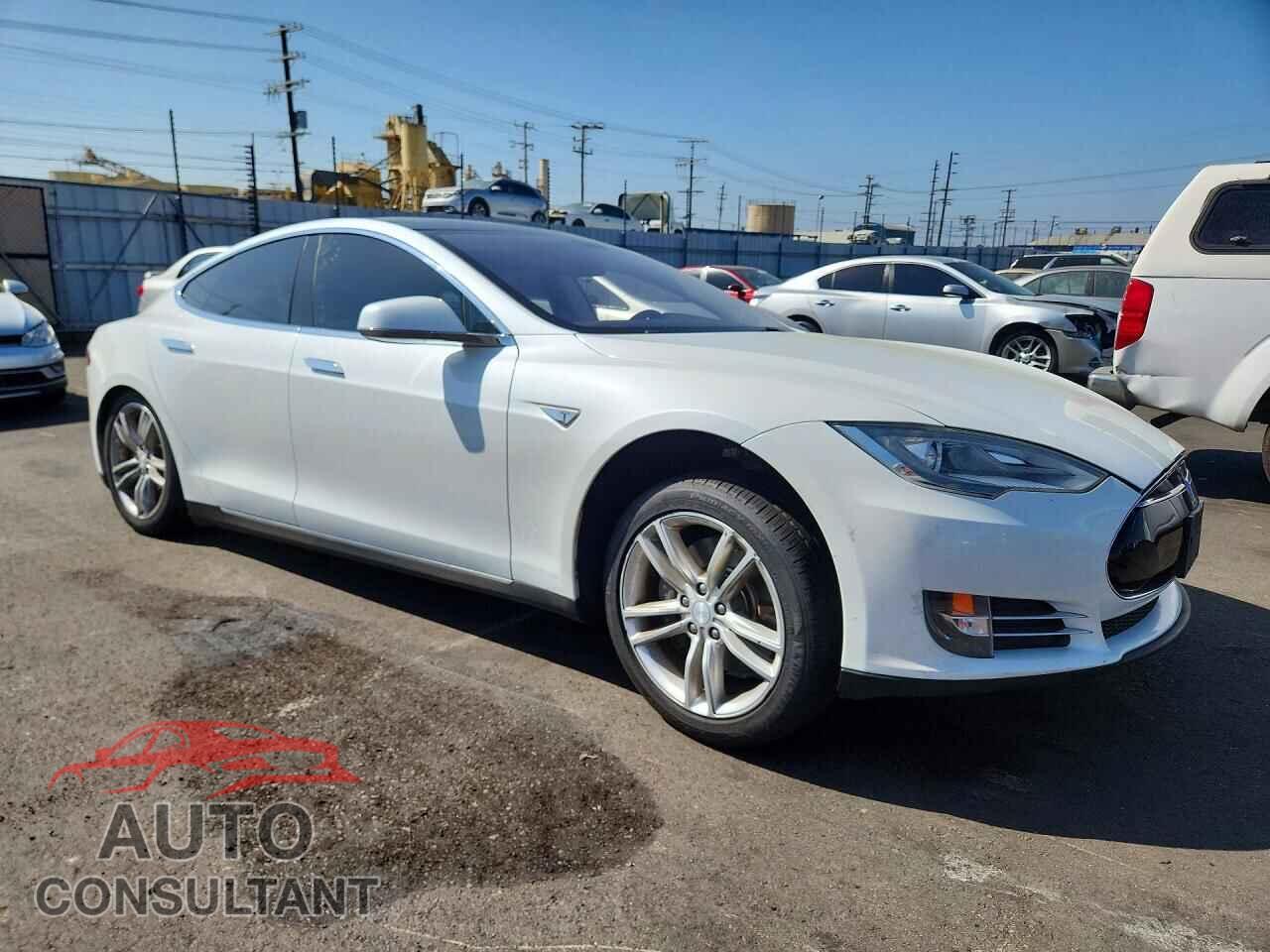 TESLA MODEL S 2013 - 5YJSA1DP2DFP16408