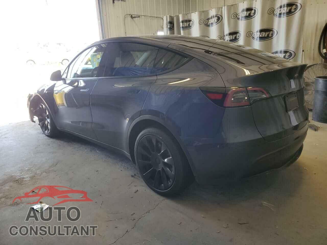 TESLA MODEL Y 2023 - 7SAYGAEEXPF830895