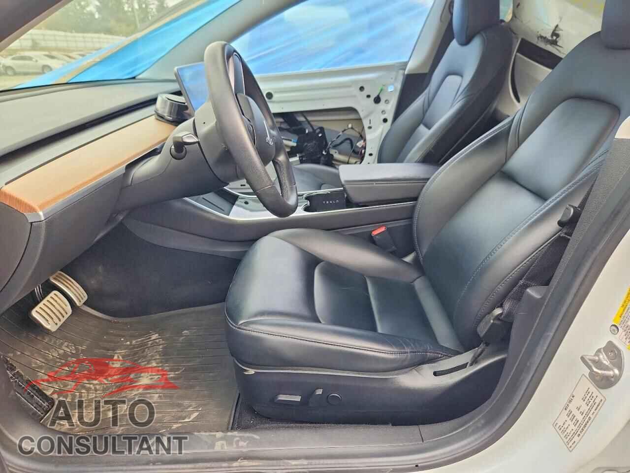 TESLA MODEL 3 2019 - 5YJ3E1EB2KF441325