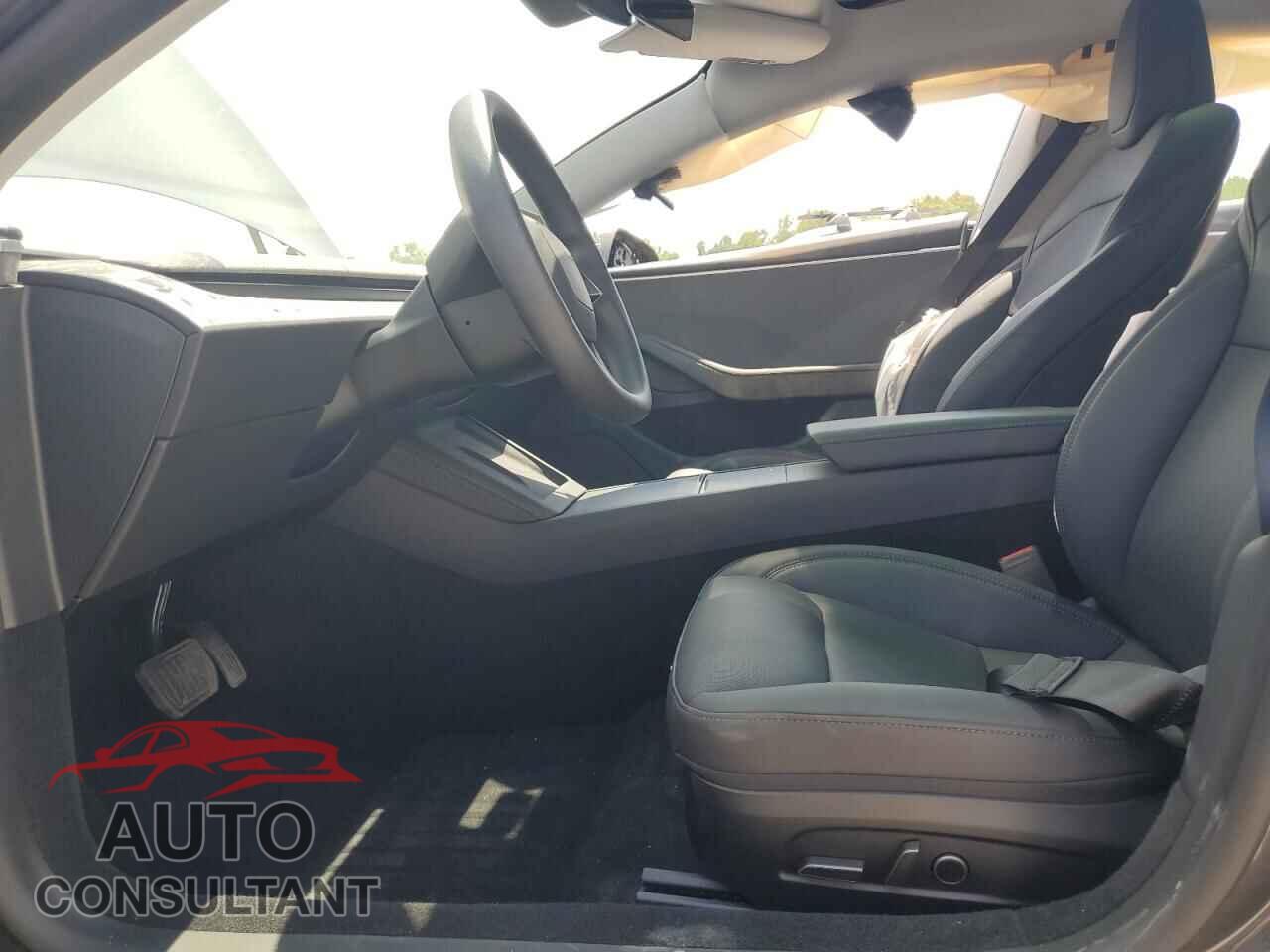 TESLA MODEL 3 2025 - 5YJ3E1EA6SF904607