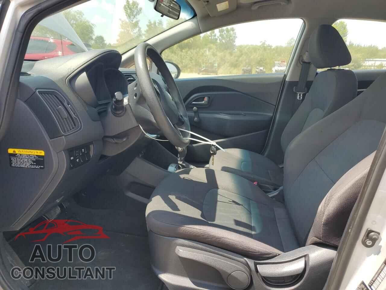 KIA RIO 2016 - KNADM4A39G6599863