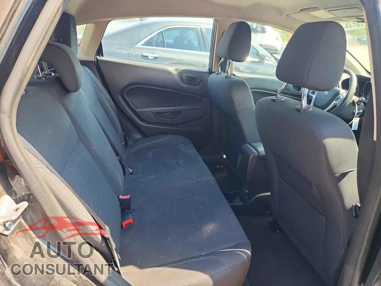 FORD FIESTA 2018 - 3FADP4EJ7JM101157