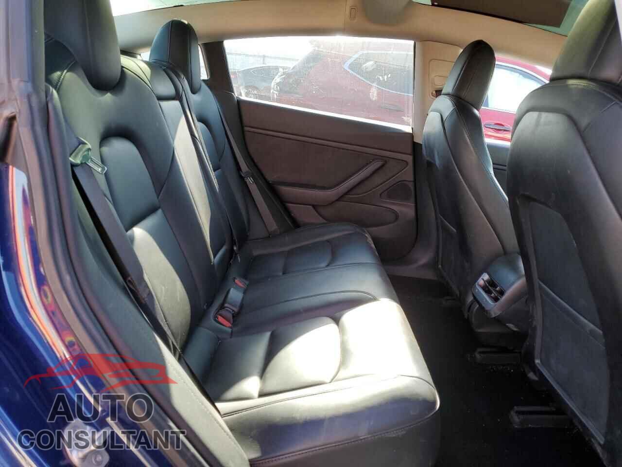 TESLA MODEL 3 2019 - 5YJ3E1EB5KF194138