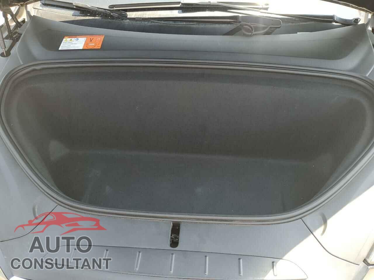 TESLA MODEL X 2016 - 5YJXCAE28GF001737