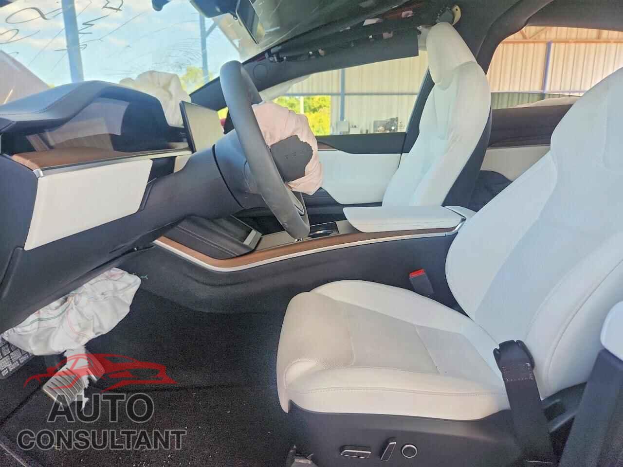 TESLA MODEL X 2023 - 7SAXCBE52PF426826