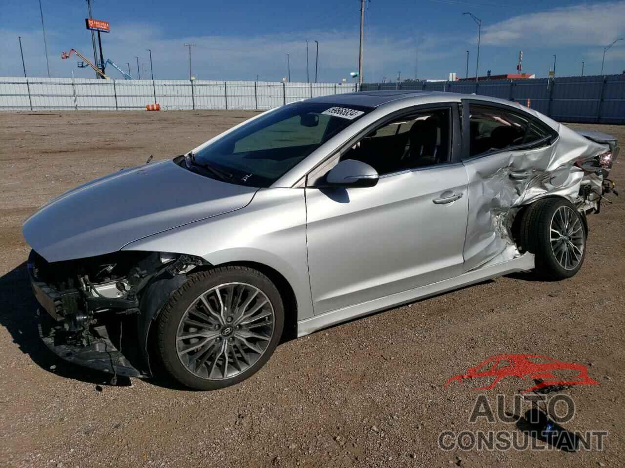 HYUNDAI ELANTRA 2018 - KMHD04LB4JU539720