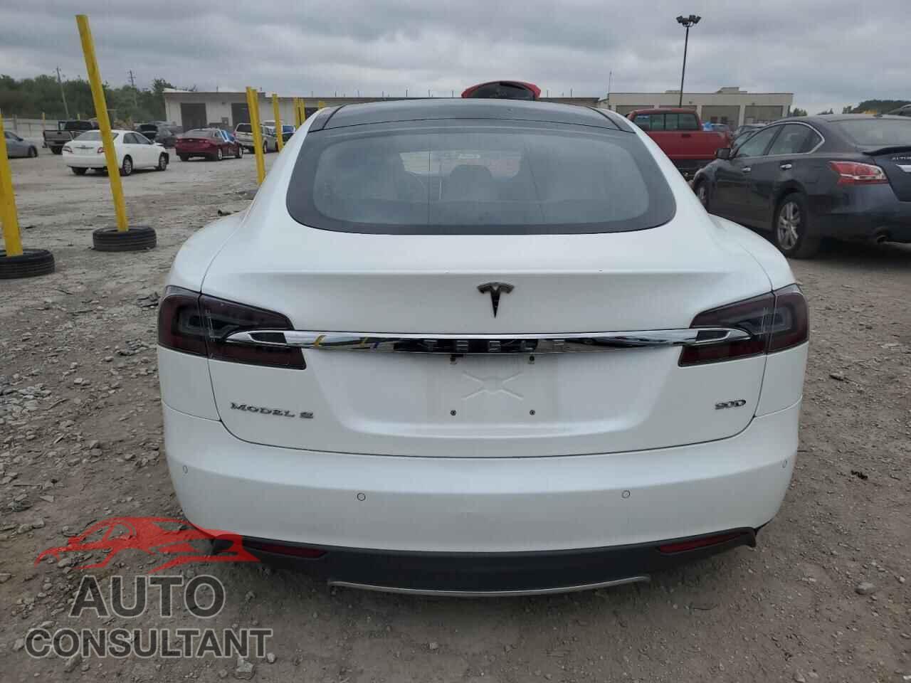 TESLA MODEL S 2015 - 5YJSA1V28FF099327