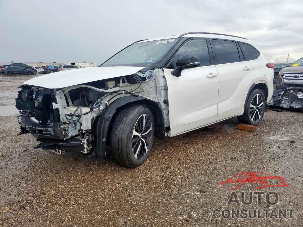 TOYOTA HIGHLANDER 2021 - 5TDLZRAH1MS064904