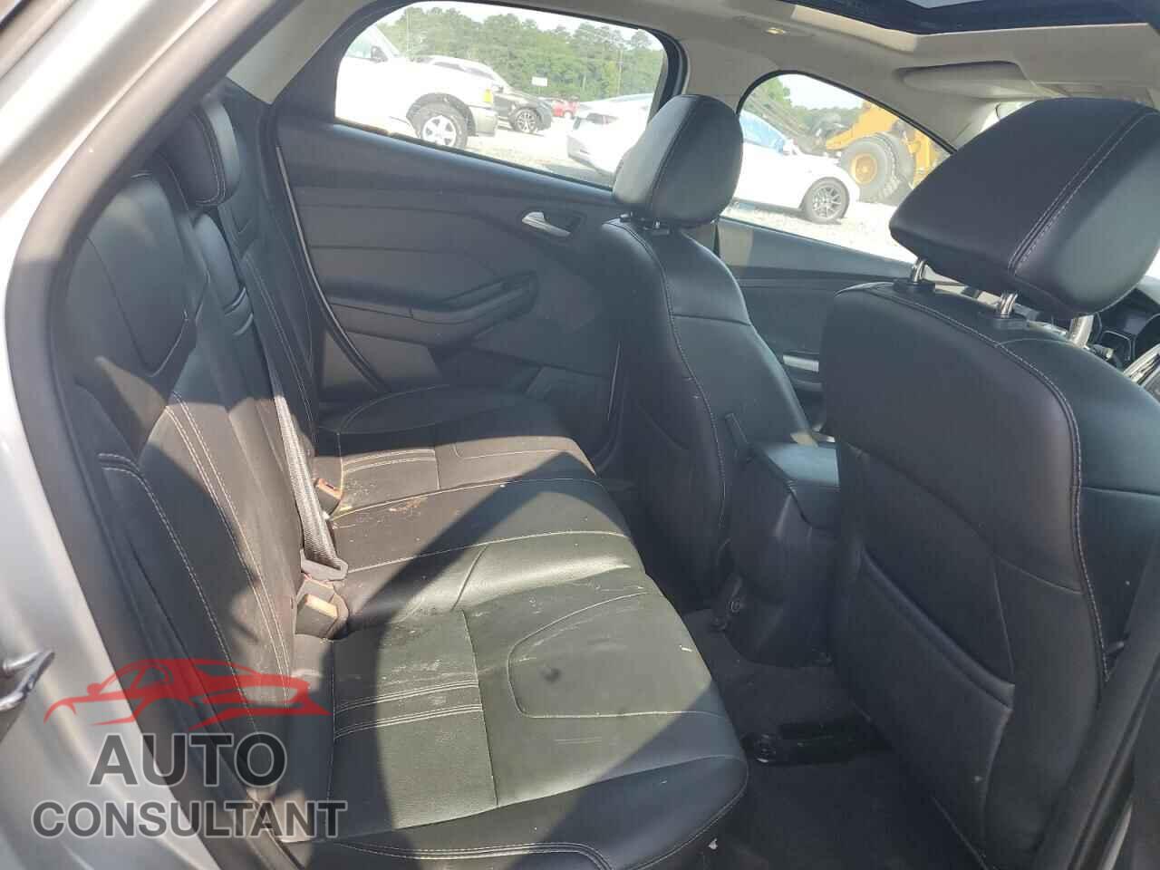 FORD FOCUS 2013 - 1FADP3K28DL294318