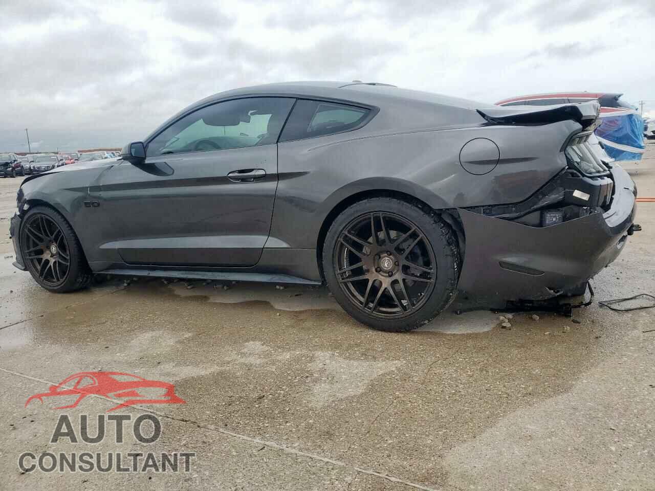 FORD MUSTANG 2018 - 1FA6P8CF5J5180073