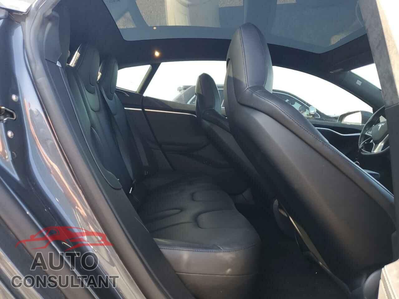 TESLA MODEL S 2017 - 5YJSA1E2XHF185516