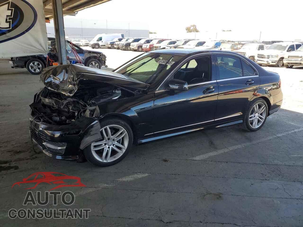 MERCEDES-BENZ C-CLASS 2014 - WDDGF4HB4EA943199