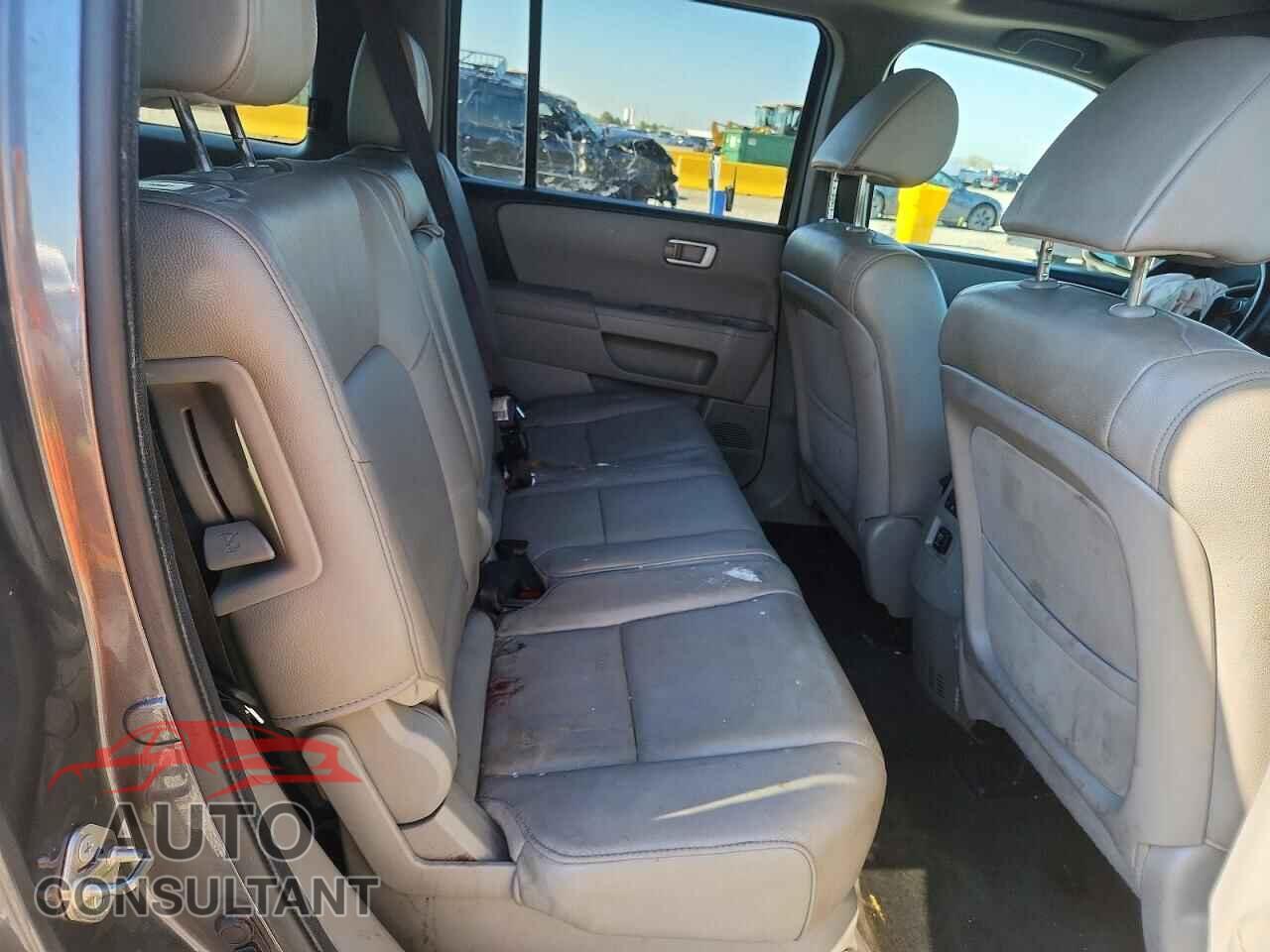 HONDA PILOT 2013 - 5FNYF4H56DB022729