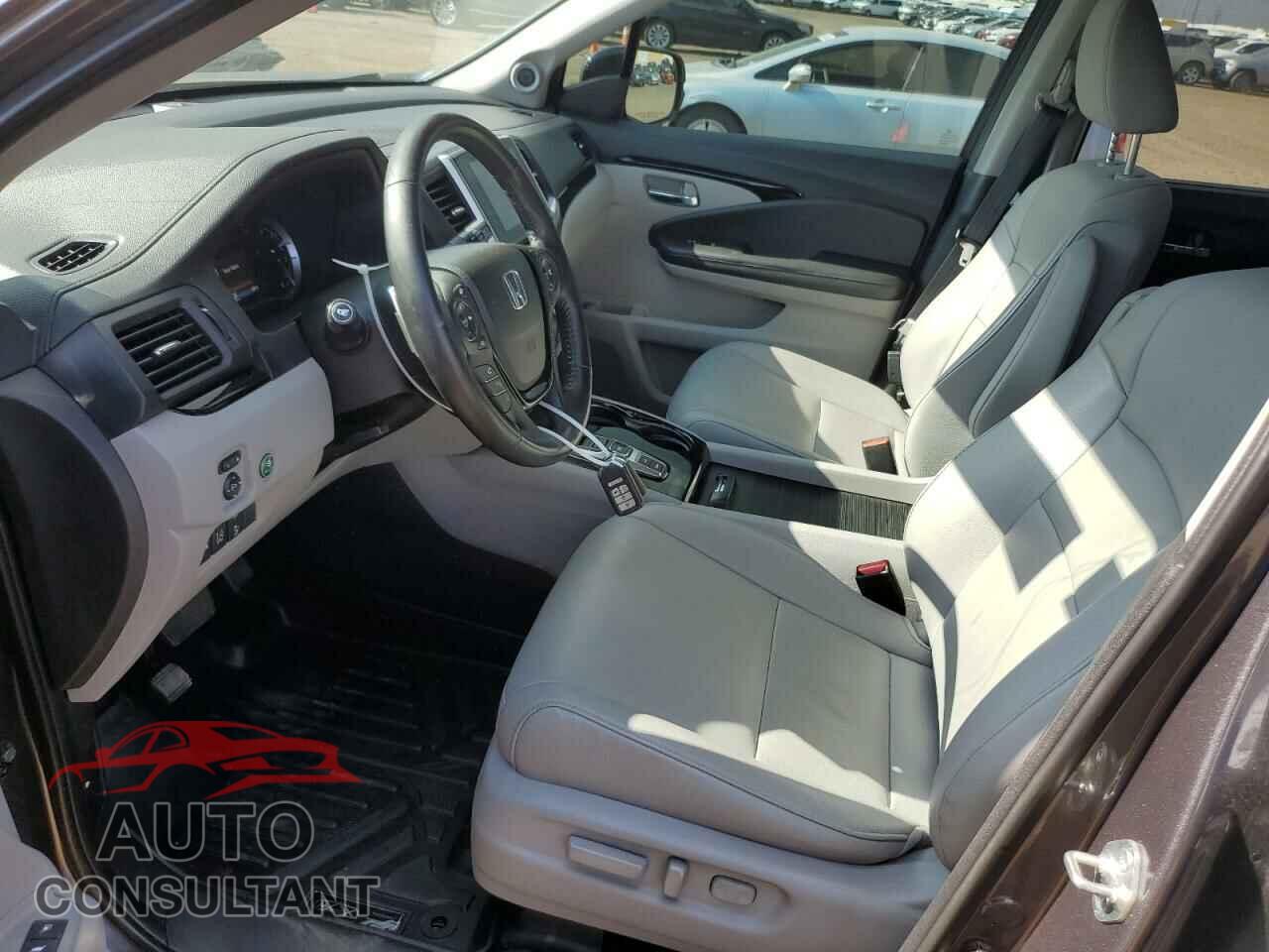 HONDA PILOT 2018 - 5FNYF6H96JB069558