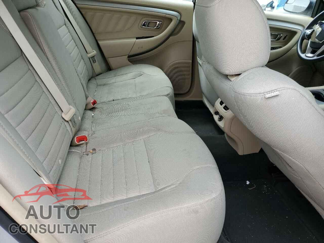 FORD TAURUS 2015 - 1FAHP2D82FG100696