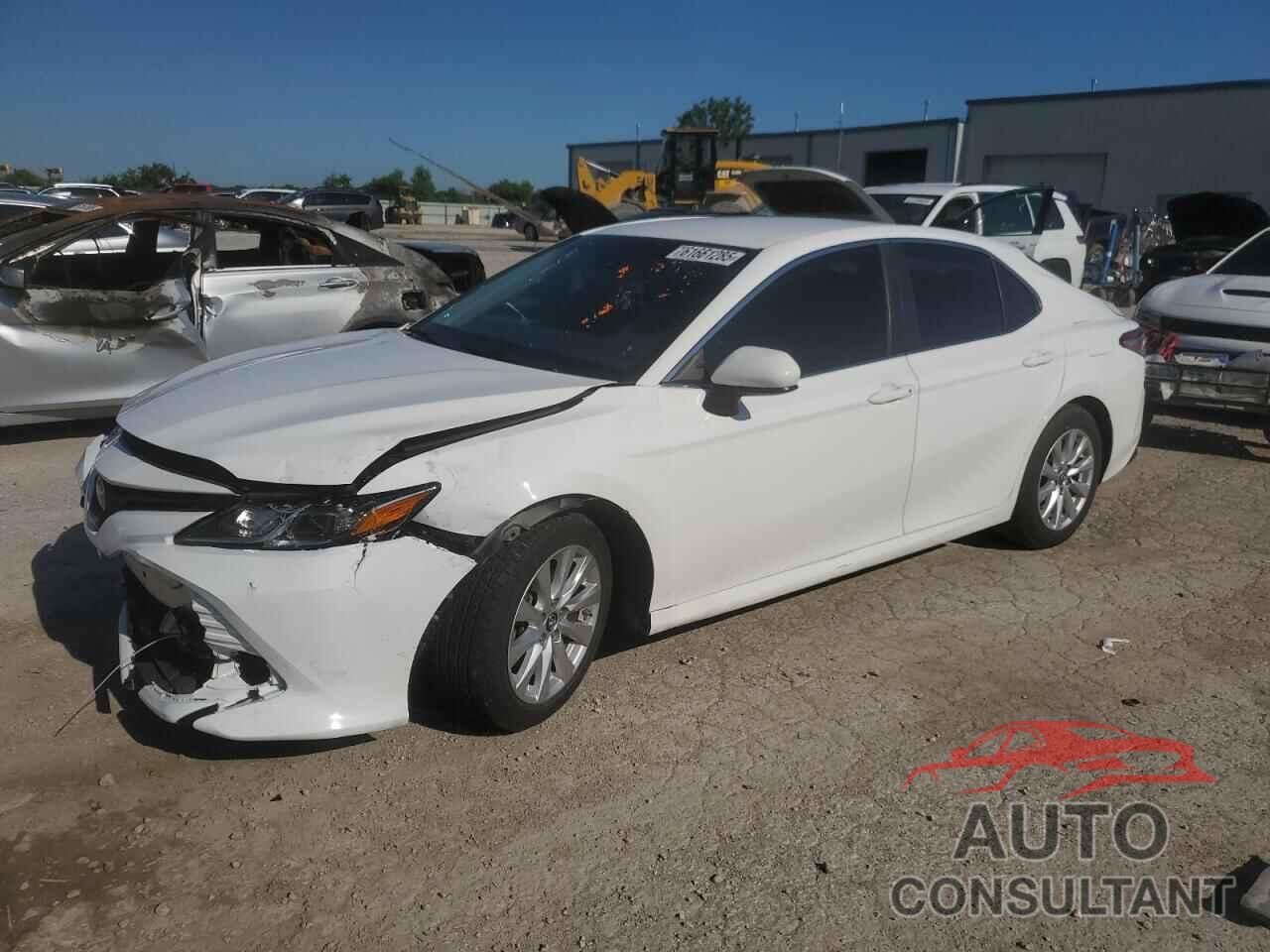TOYOTA CAMRY 2018 - 4T1B11HK3JU549201