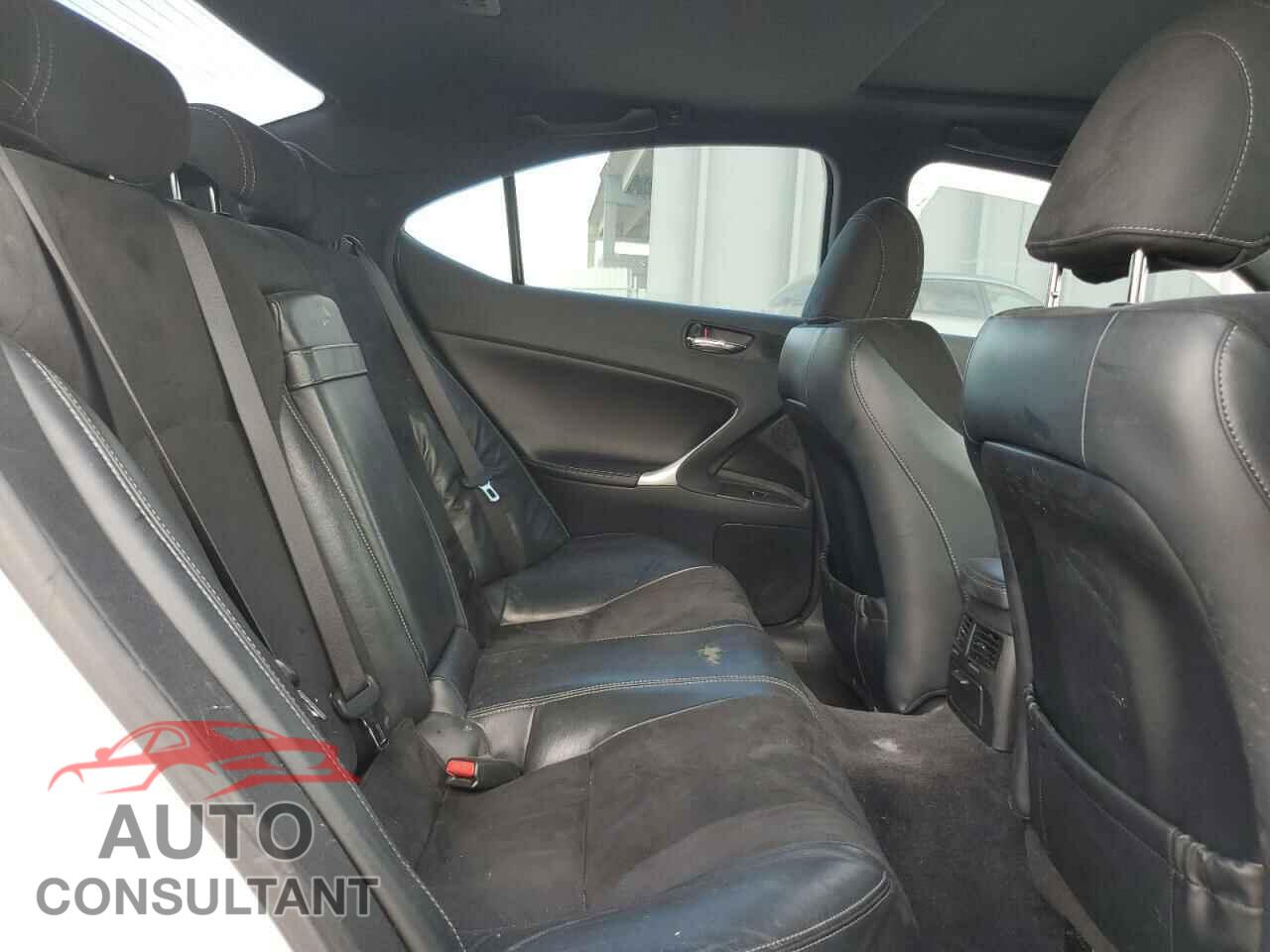 LEXUS IS 2012 - JTHBF5C27C2103103