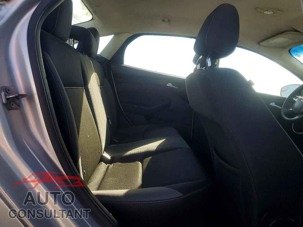 FORD FOCUS 2012 - 1FAHP3F2XCL312179