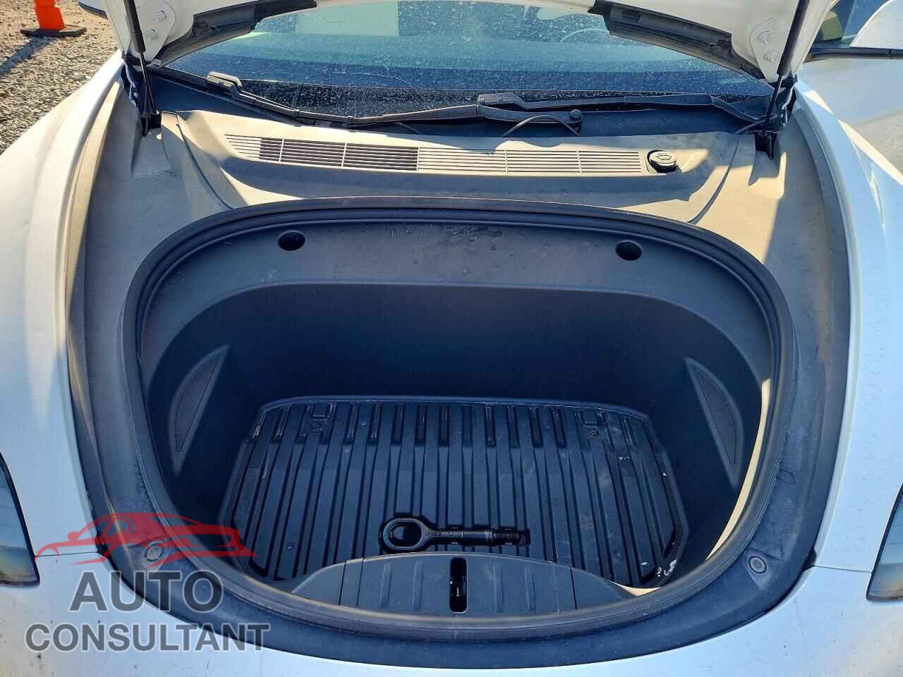 TESLA MODEL 3 2021 - 5YJ3E1EB3MF996710