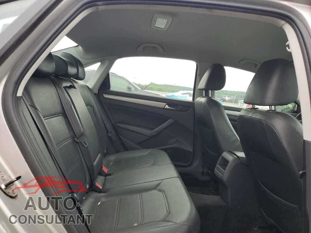 VOLKSWAGEN PASSAT 2014 - 1VWAT7A33EC065666