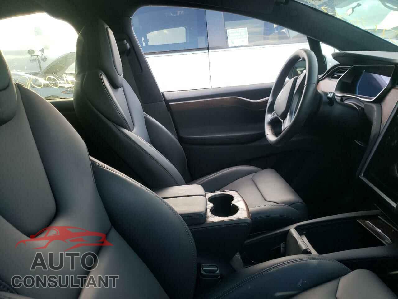 TESLA MODEL X 2020 - 5YJXCBE28LF219855