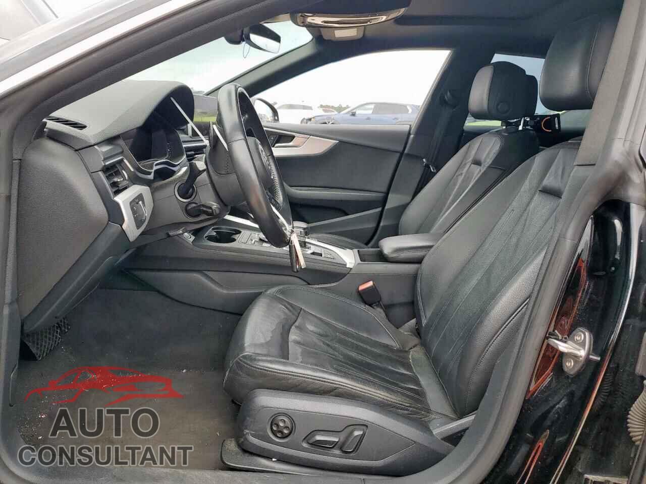 AUDI A5 2018 - WAUANCF52JA130185