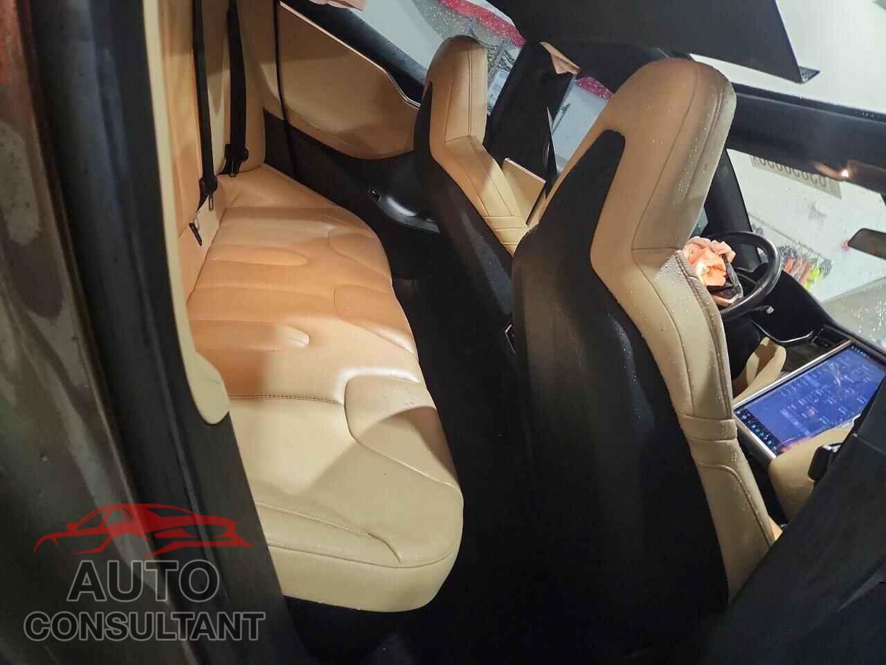 TESLA MODEL S 2016 - 5YJSA1E15GF131949