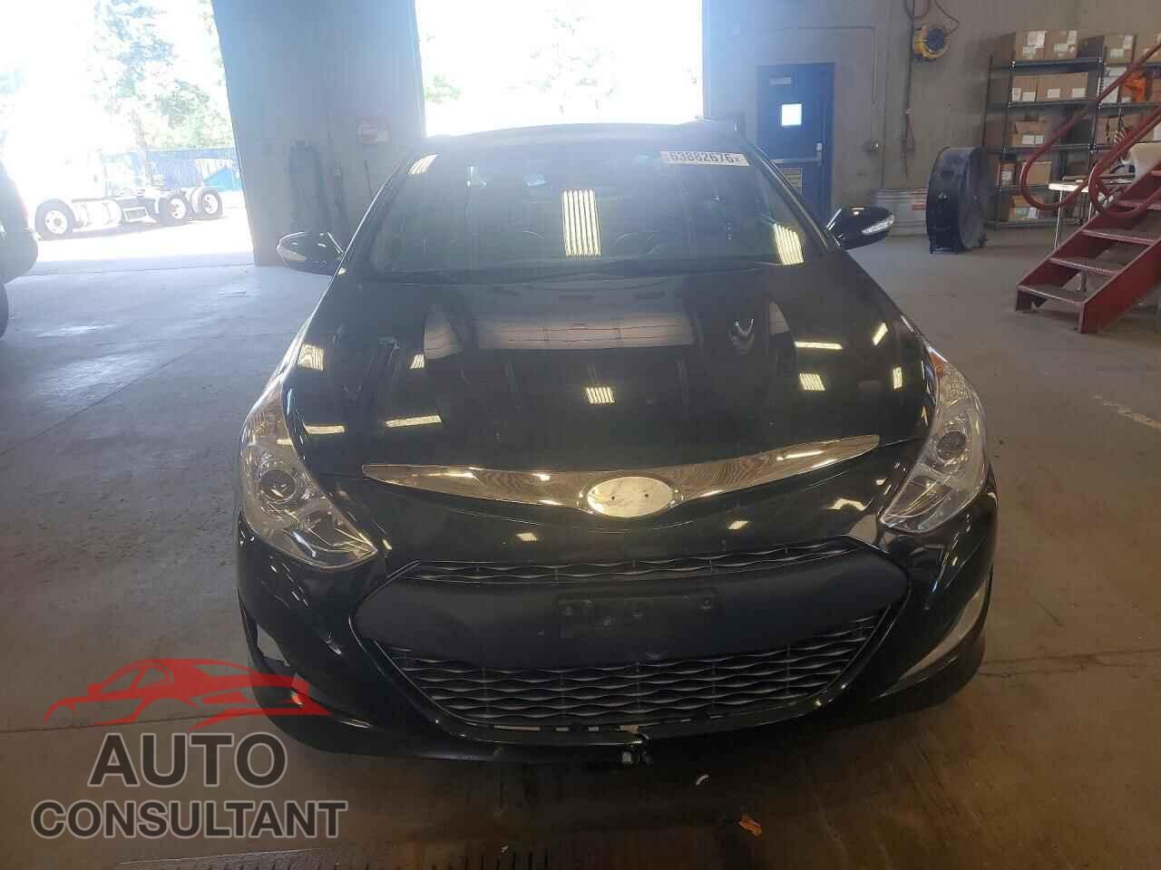 HYUNDAI SONATA 2013 - KMHEC4A49DA097281